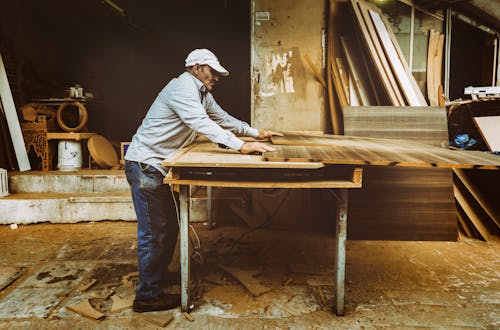 Kwame carving wood